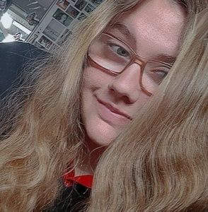 Meet your Posher, Kira